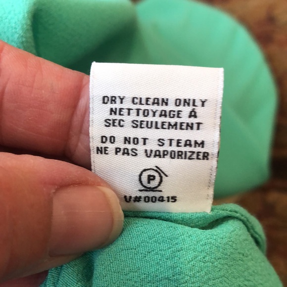 Diane von Furstenburg Blouse 😍 - Picture 7 of 7